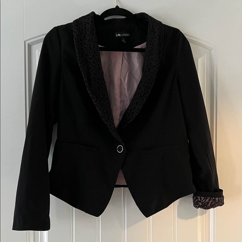 I.N. Studio Women's Black Blazer with Textured Collar